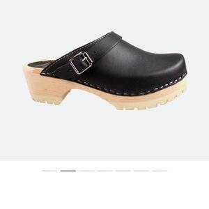 Lotta from Stockholm Black leather clogs